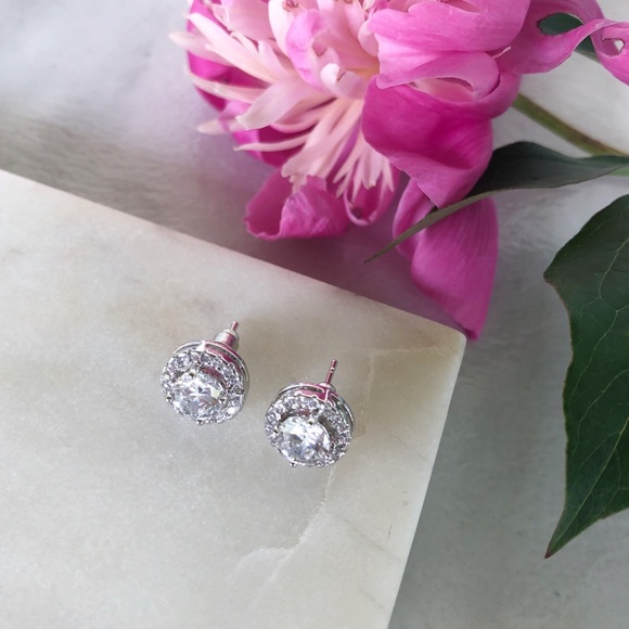 Zirconia Stud Earrings - Picture 7 of 8